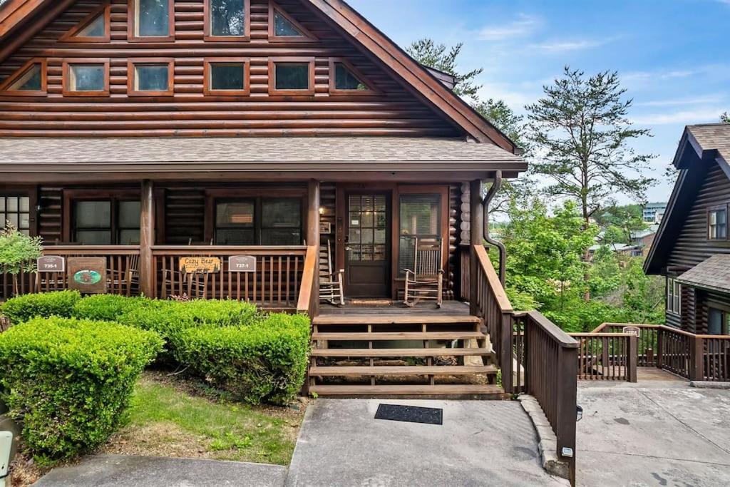 2 Miles From Dollywood Family Resort With Seasonal Outdoor Swimming Pool, Year Around Heated Indoor Swimming Pool, Townhome Style Cabin, Private Hot Tub, Arcade, Tv, Wifi, Kitchen With Refrigerator, Washer And Dryer Pigeon Forge Exterior foto
